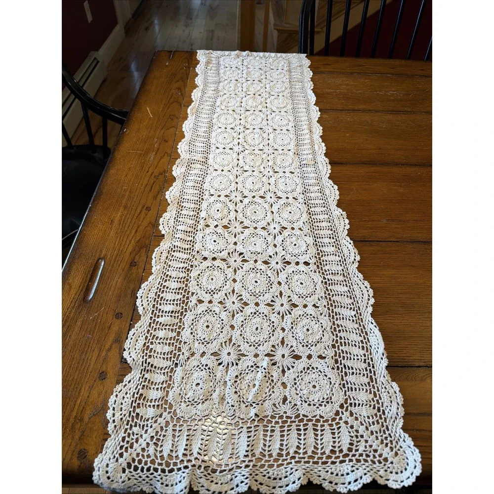 Vtg Table Runner Doily Crochet 45